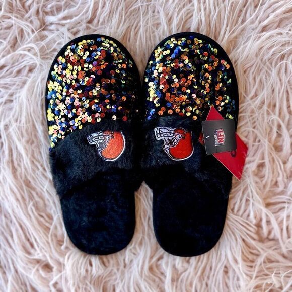 NFL Browns Slippers - Picture 2 of 3